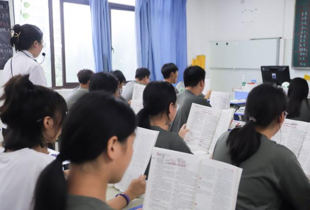 检课体系为数字引擎打通课前学情确诊课中动态捕捉课后数据复